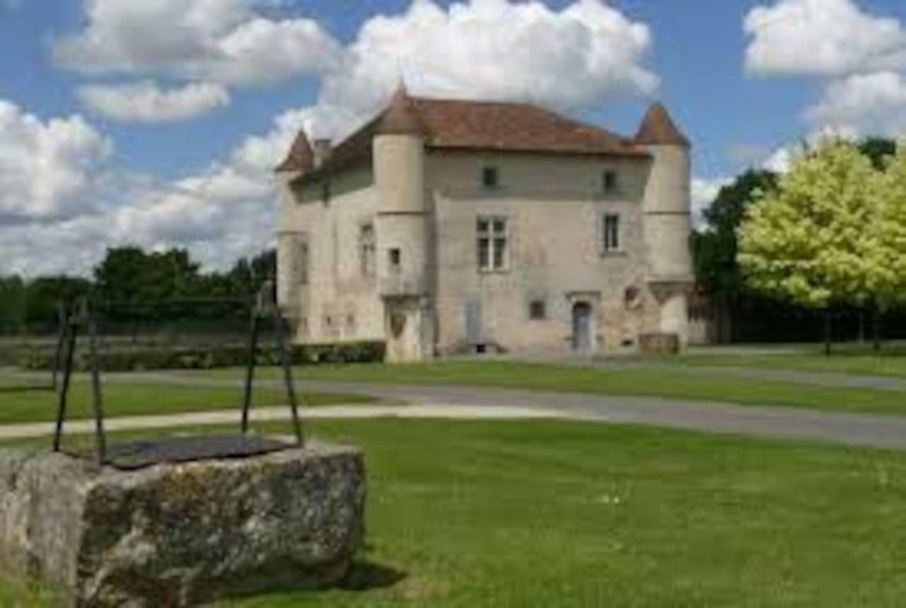 Petit Gite En Braconne La Rochette  Exterior photo